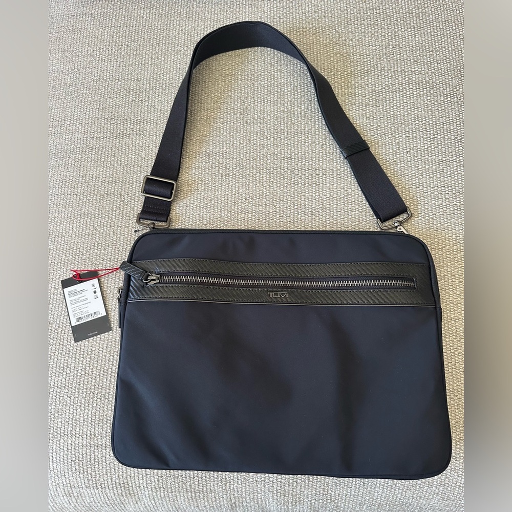 NWT Tumi Kalvin Laptop Crossbody Bag